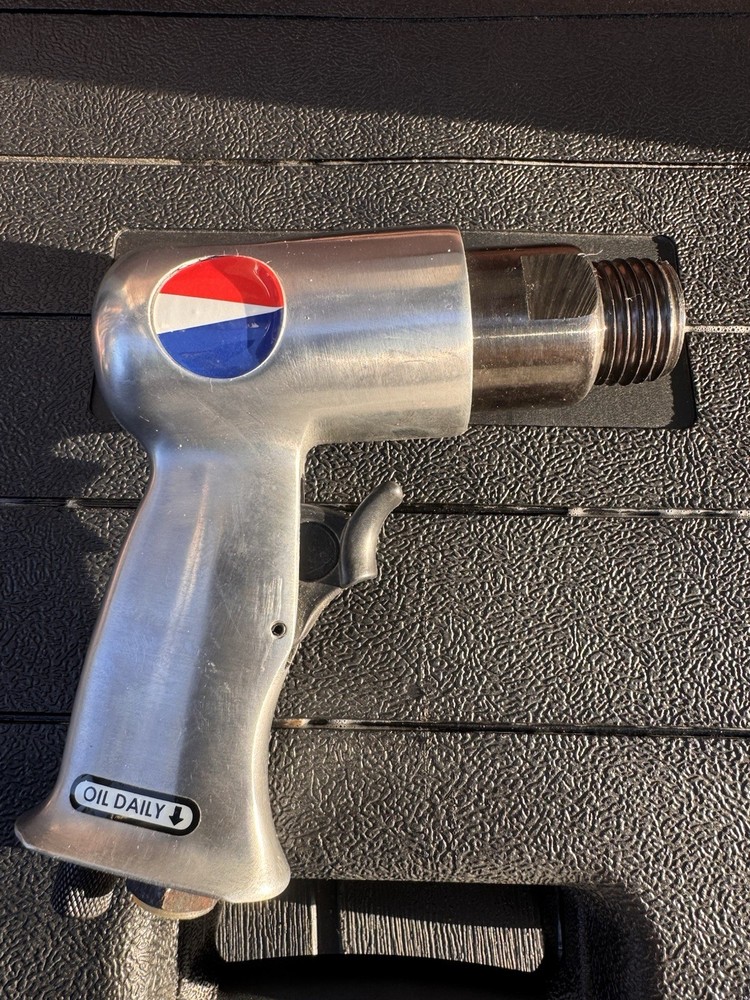 New Devilbiss AT30 Pneumatic Air Chisel Hammer