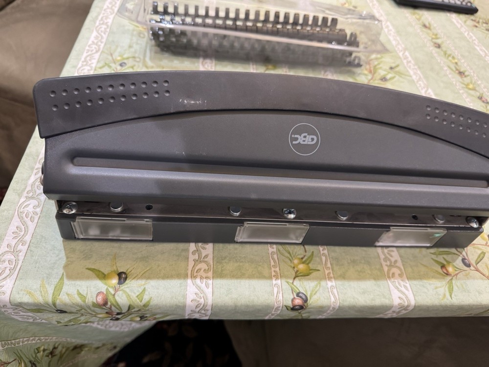 GBC CombBind C50 Binding Machine + Plastic Binding Combs- Office or School Use