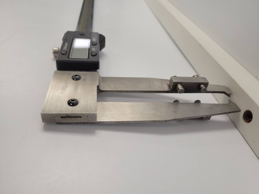 (69843-1) CIA 9675 Caliper