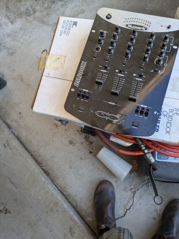 Numark DM3001X - Mixer