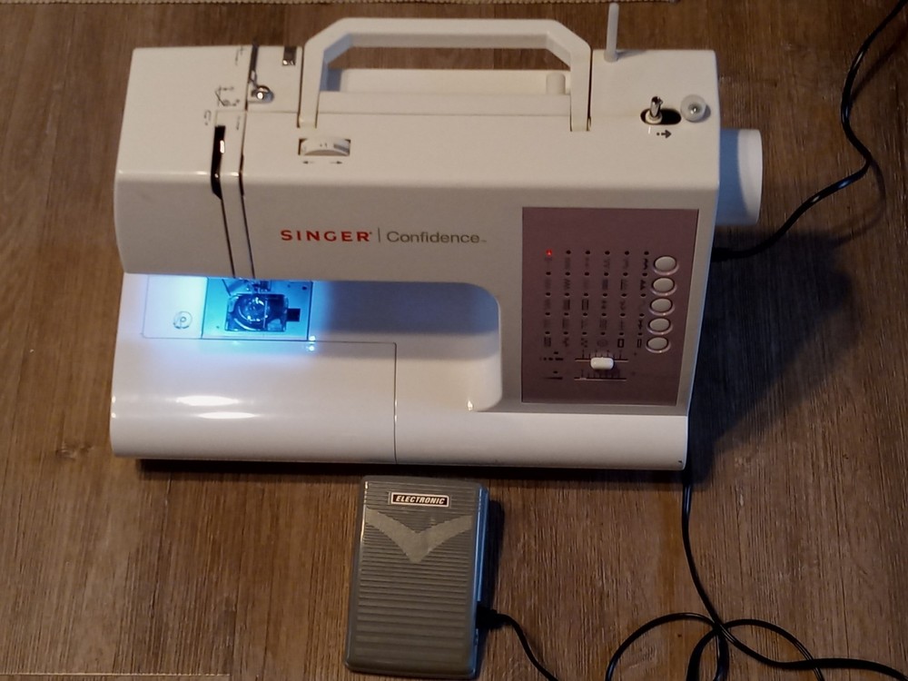 Singer Confidence Sewing Machine 7463 🪡🧵