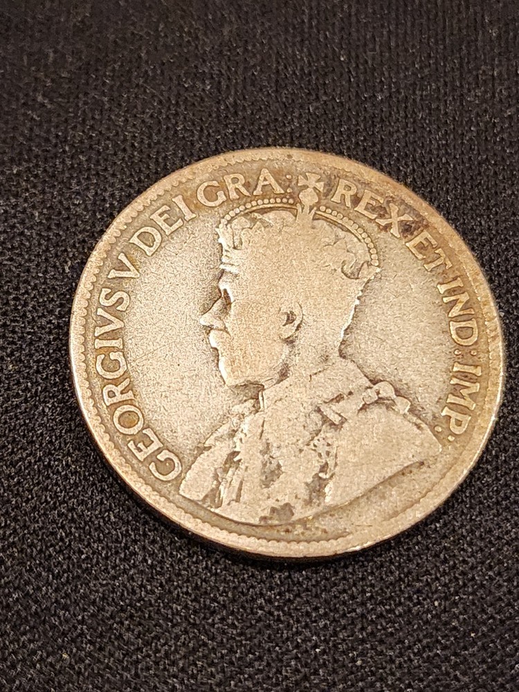1915 Canada 25 Cents Silver Coin