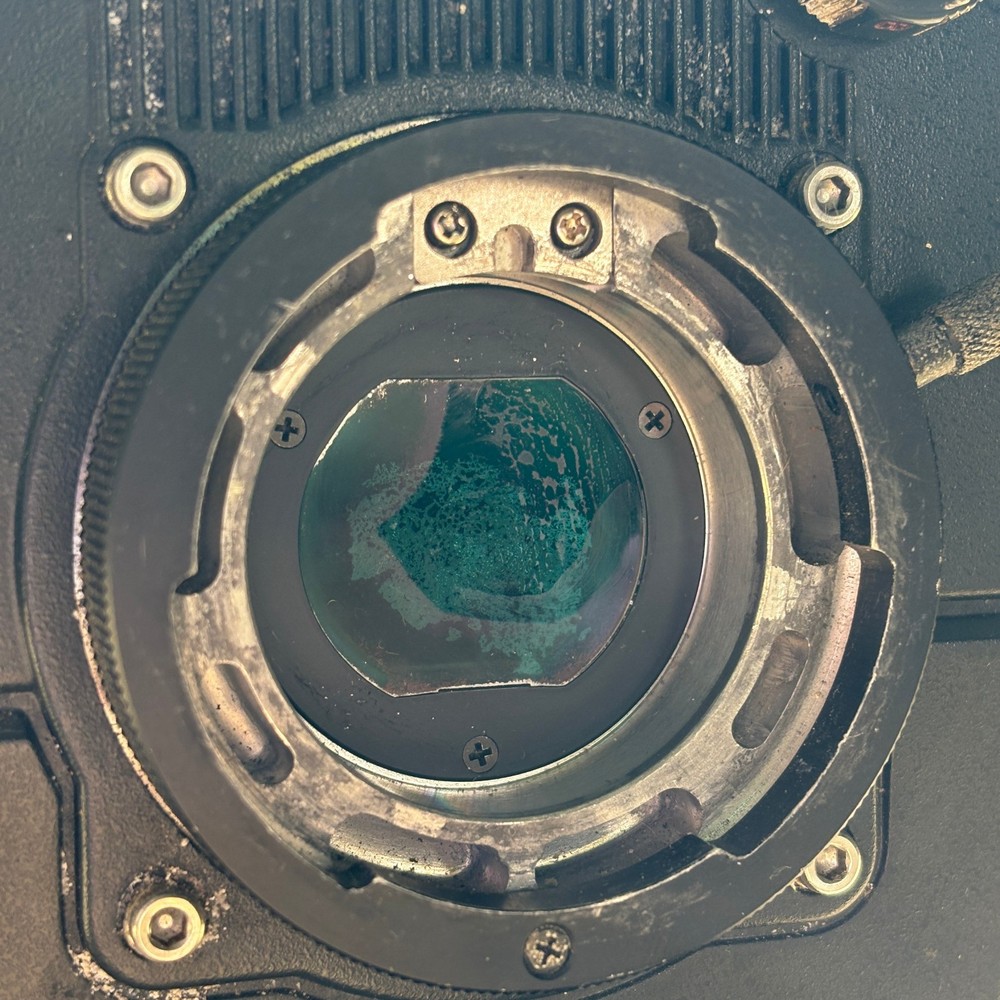 Sony Betacam BVW-D600 - Powers On