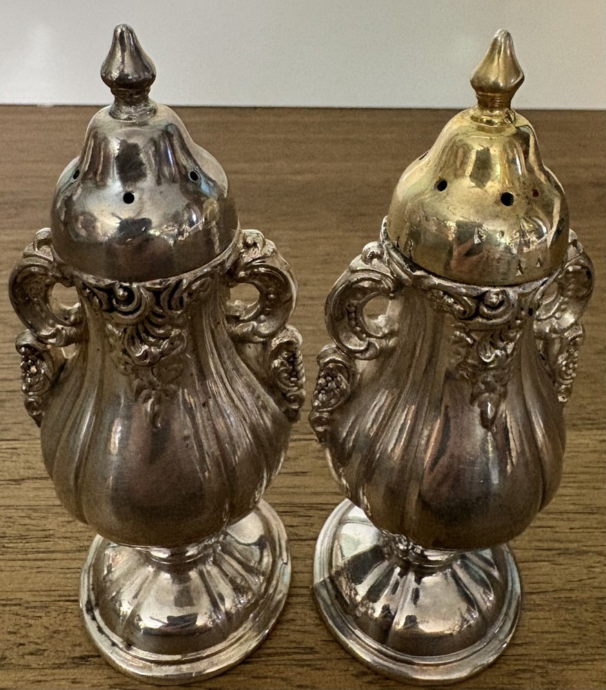 Wallace Silversmiths Silverplate Baroque Salt & Pepper Shakers