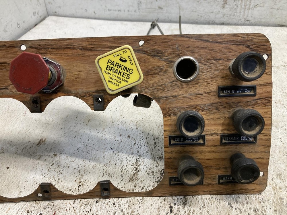 Volvo WIA SWITCH Dash Panel - Used