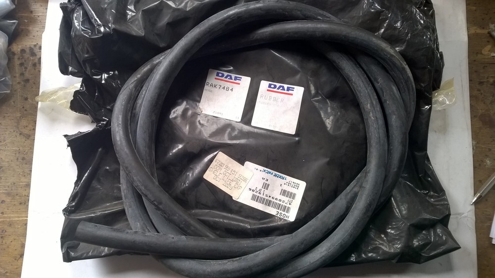 EX ARMY RESERVE - DAF RUBBER HOSE RAK7484