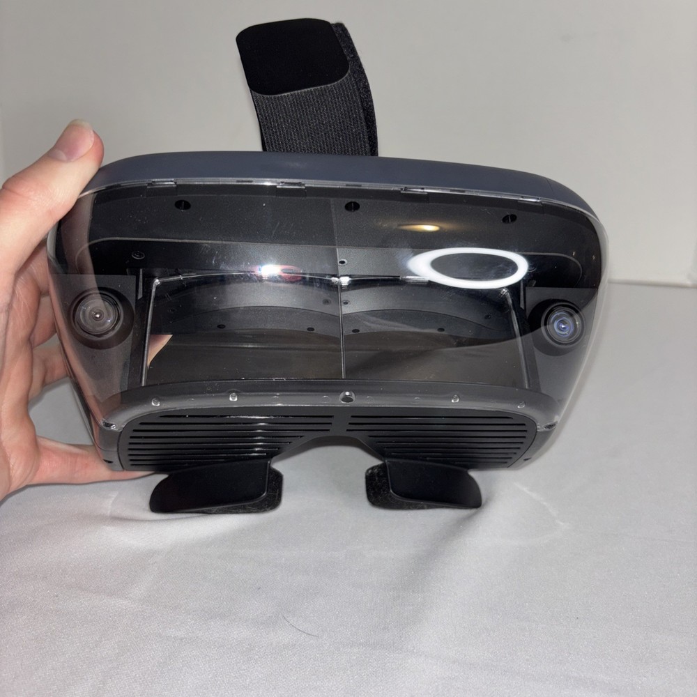 Star Wars Jedi Challenges AR Headset With Lightsaber Controller and Tracking