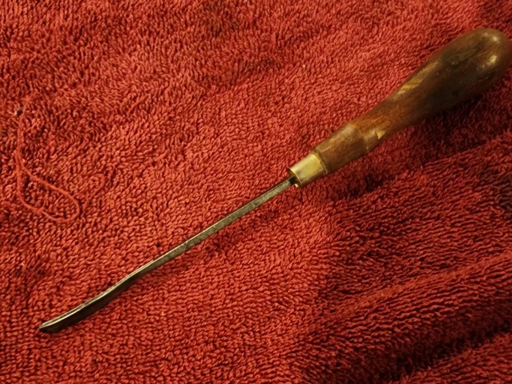 Vintage Unmarked 1/8” V Carving Chisel