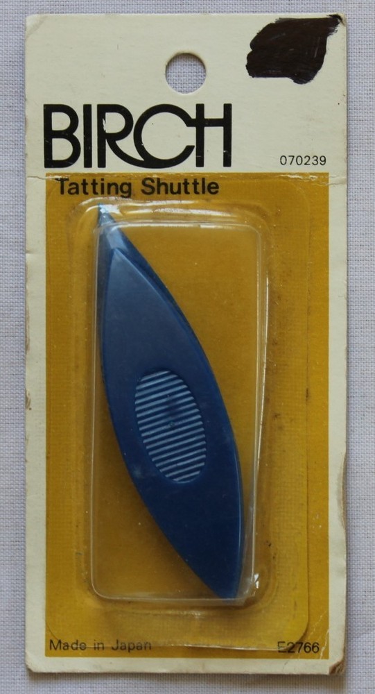 Vintage Birch Blue Plastic Tatting Shuttle