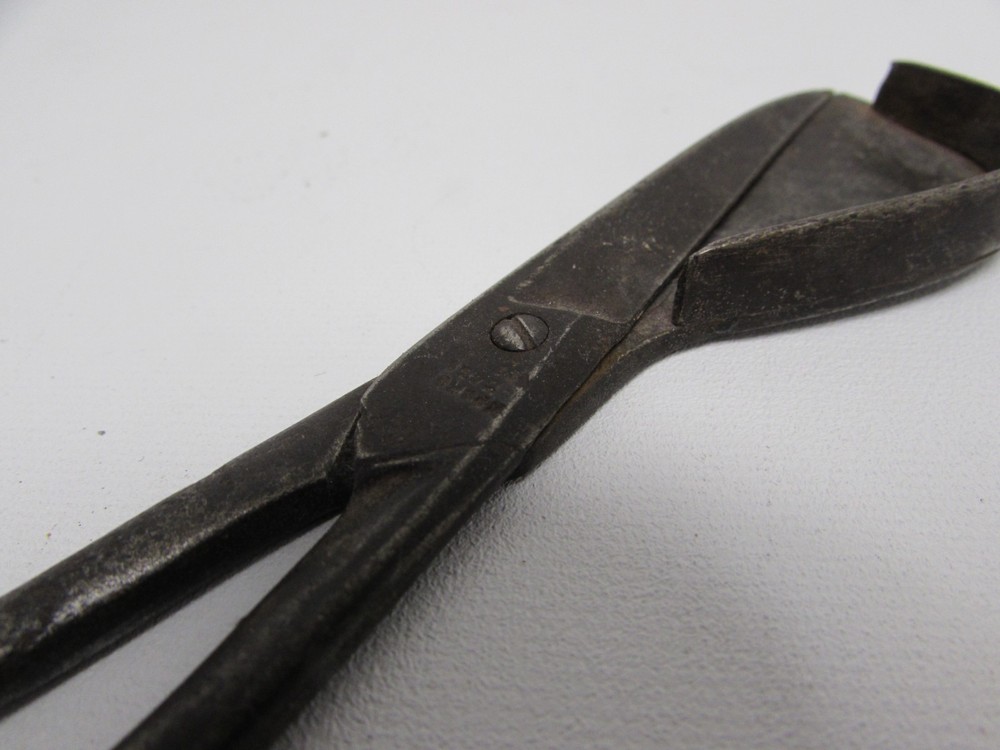 (ref1CX) Antique Wick Cutters