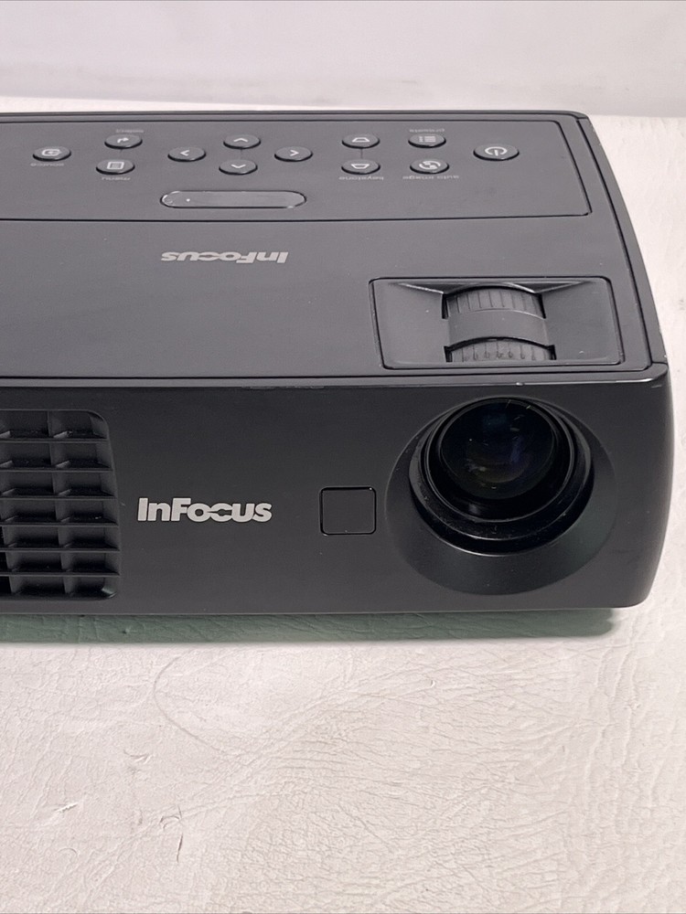 InFocus IN1110 DLP Projector - ONLY 26 Lamp hours