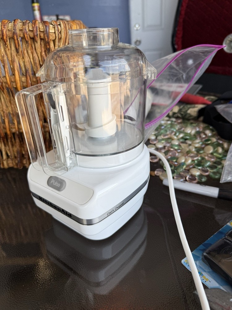 W•White Kitchenaid Classic Food Processor Mod: KFP710WH1 Tested