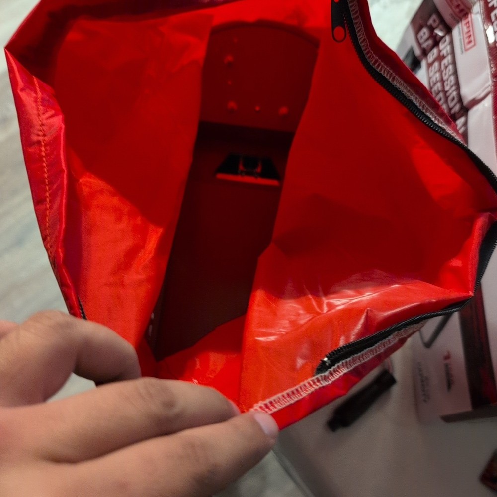 Chapin 84700A 25-Pound Handheld Bag Seed Spreader with Waterproof Bag