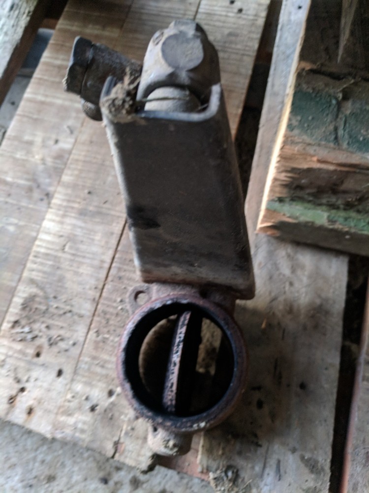 EXHAUST BRAKE REMOVED FROM FORD TECTOR 75 E 170