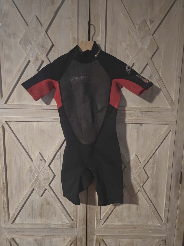 Boys Oneil Wet Suit Size 10 Black and red