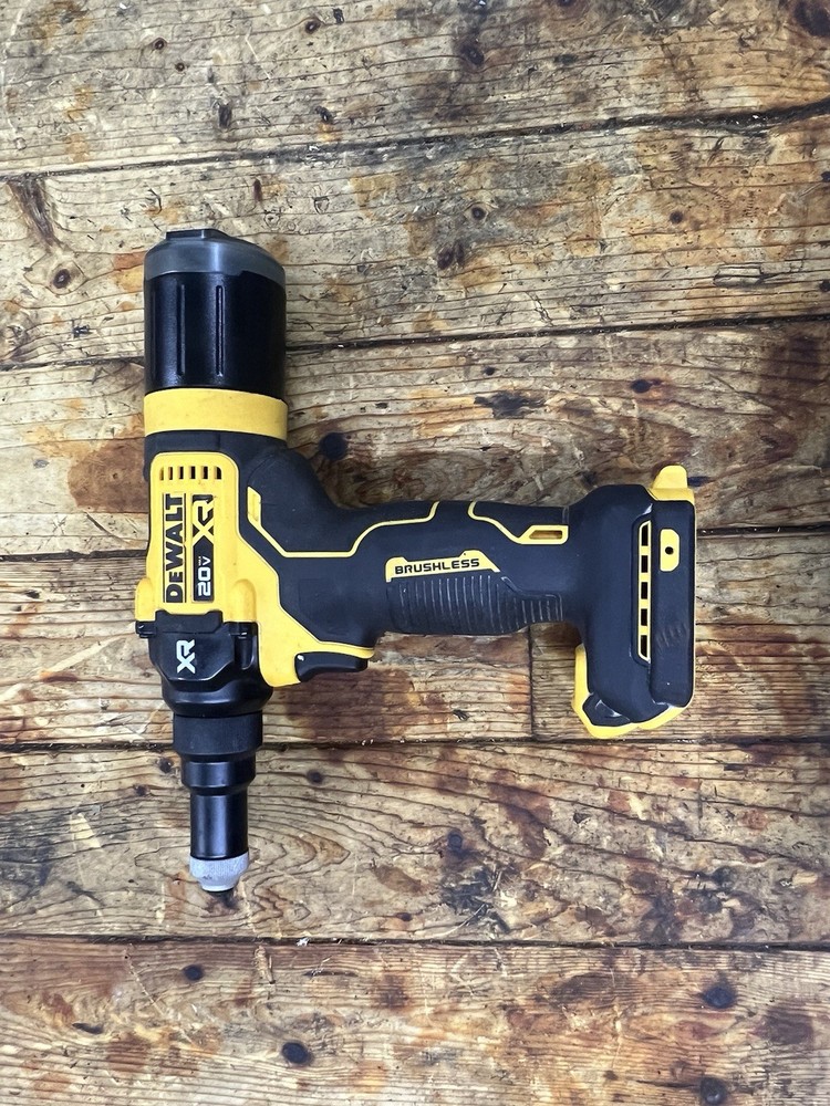 dewalt DCF403 Rivet Tool Set