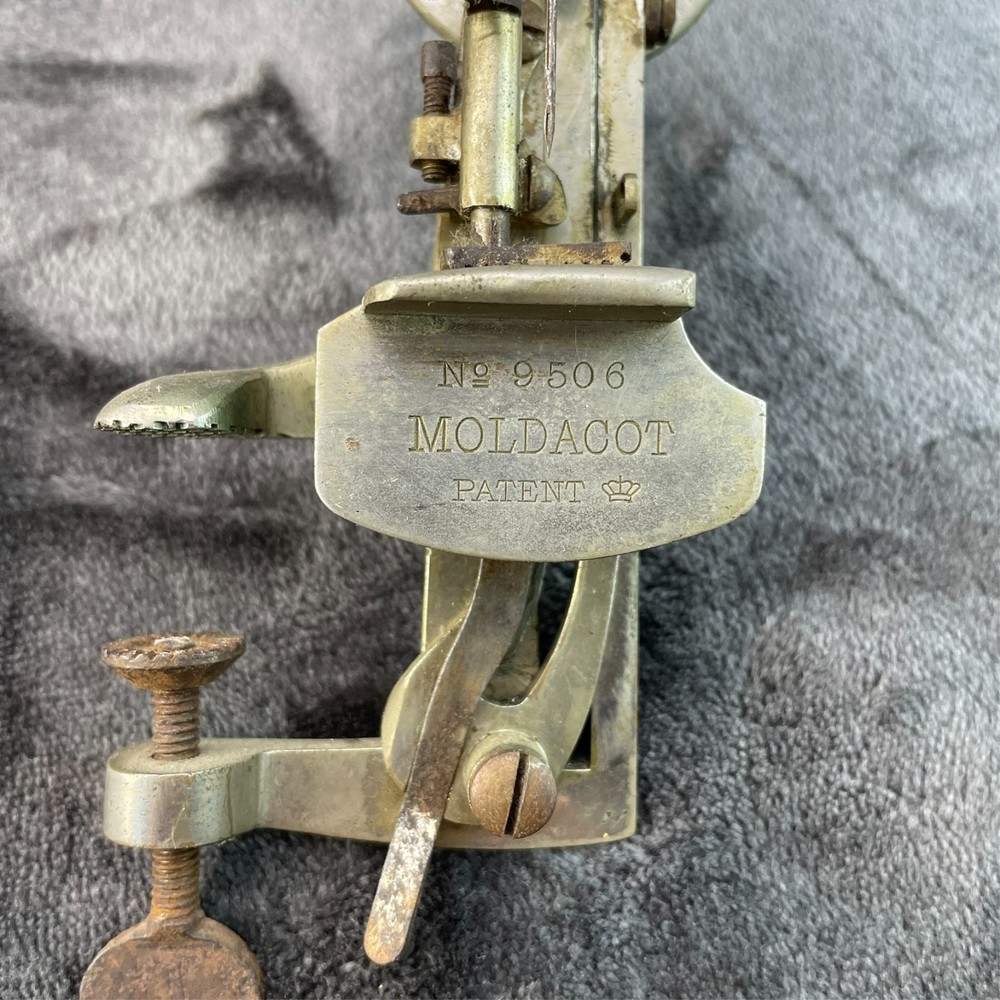 Moldacot Sewing Machine 9506