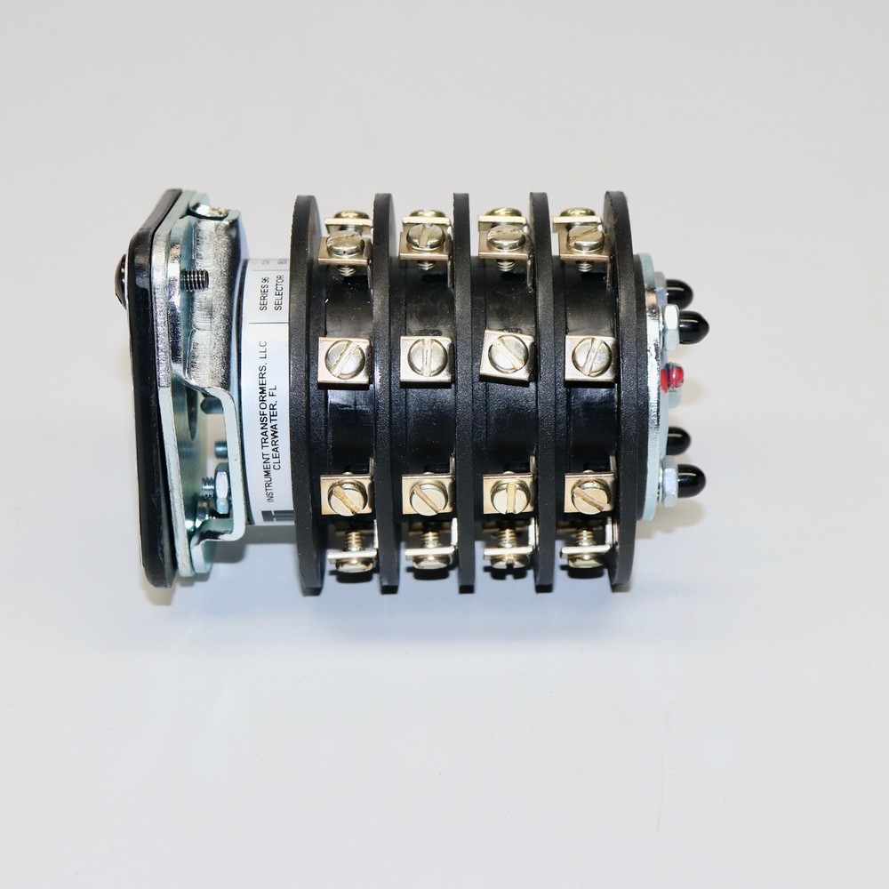 GE ITI Synchronizing Switch, Scratch/Dent, 4 Decks, 9524204E