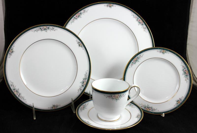 Noritake Landon 5 Piece Place Setting 4111