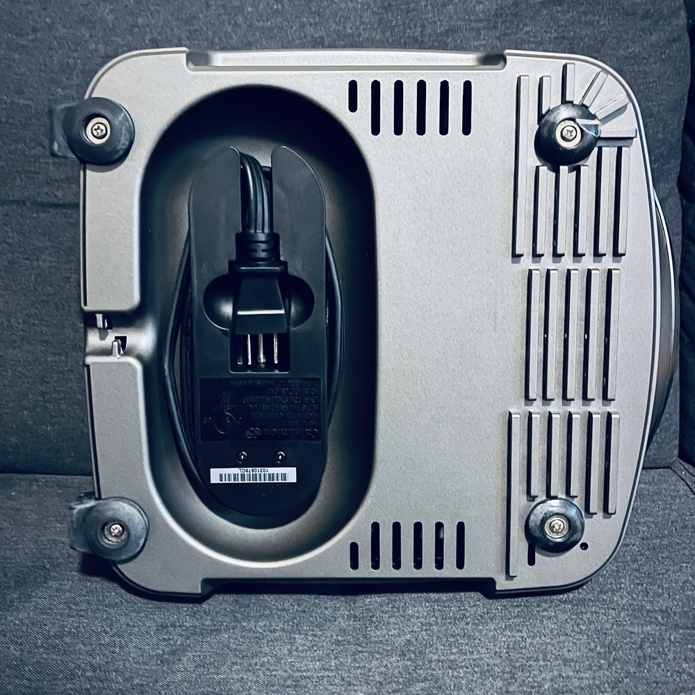 Calphalon Waffle Maker 4-Slice Silver Good Adjustable Browning Control Dial