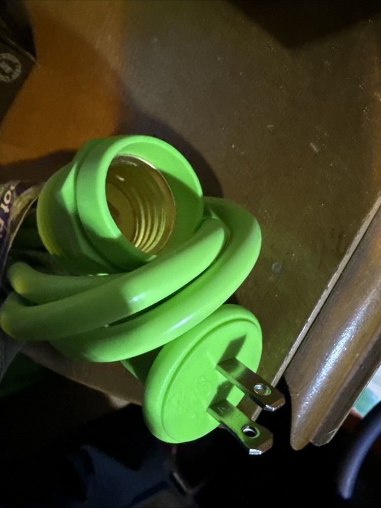 NEW - Miracle LED 6 Foot Single Socket Plug-in Light Socket for Grow Lite