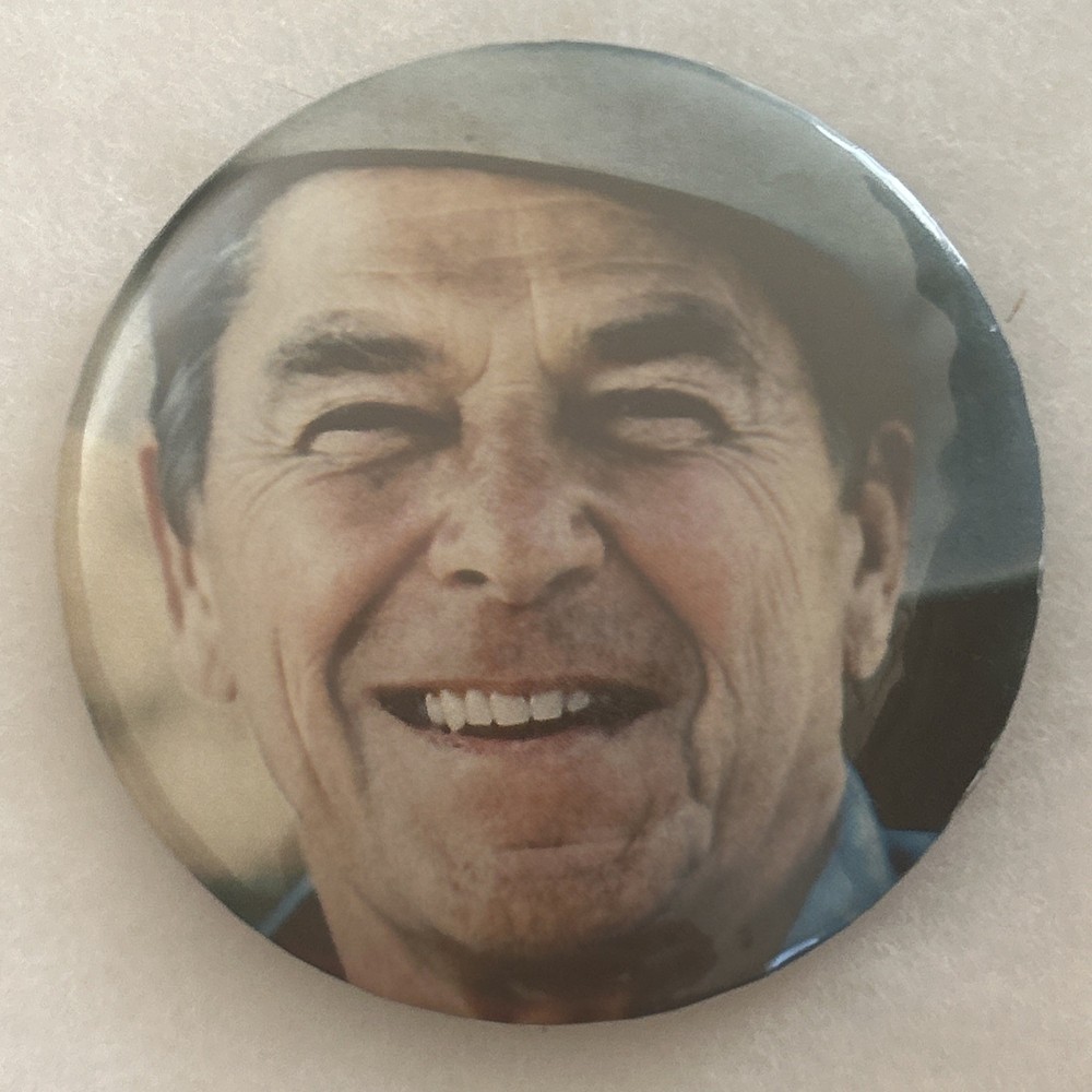 RonaldReagan color picture  3 1/2” pinback button pin