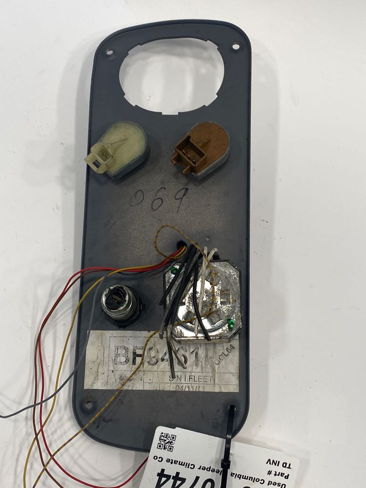Freightliner Columbia Climate Control (718-10744)