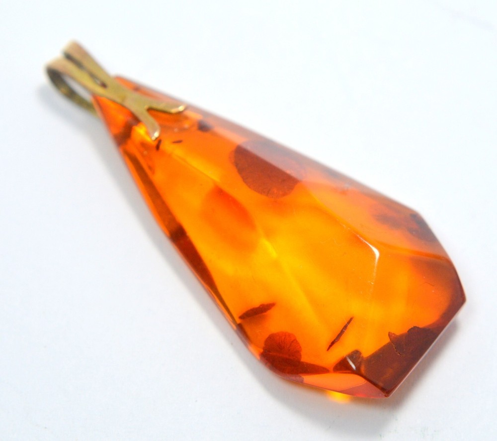 NATURAL ORANGE BALTIC AMBER PENDANT
