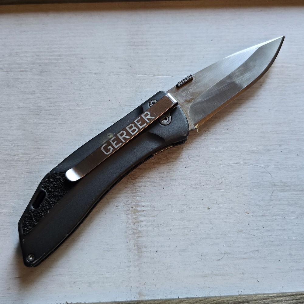 GERBER TRAVERSE FOLDING KNIFE LINER LOCK PLAIN EDGE BLADE