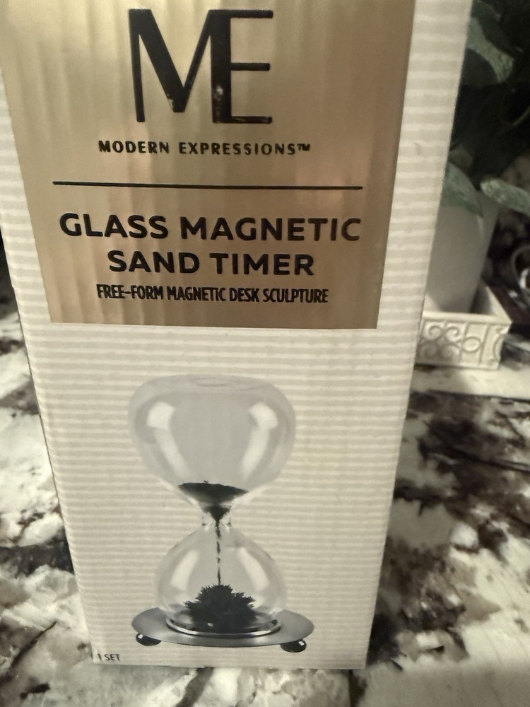 MODERN EXPRESSIONS™ GLASS MAGNETIC SAND TIMER -NEW