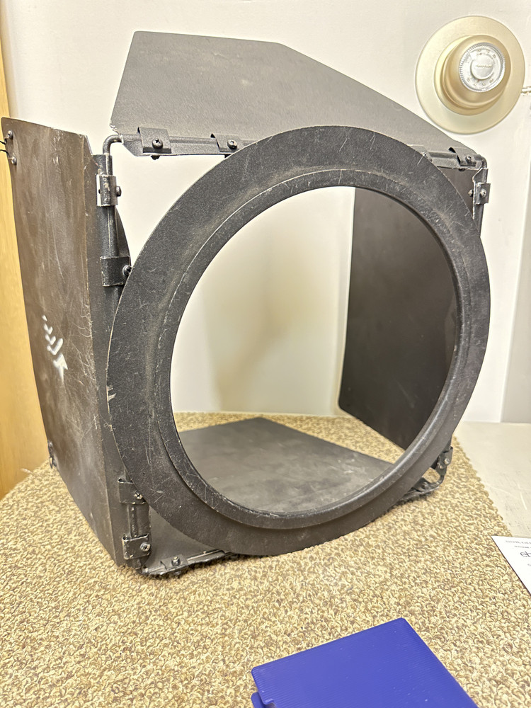 Barn doors for lighting (9.5") - four doors