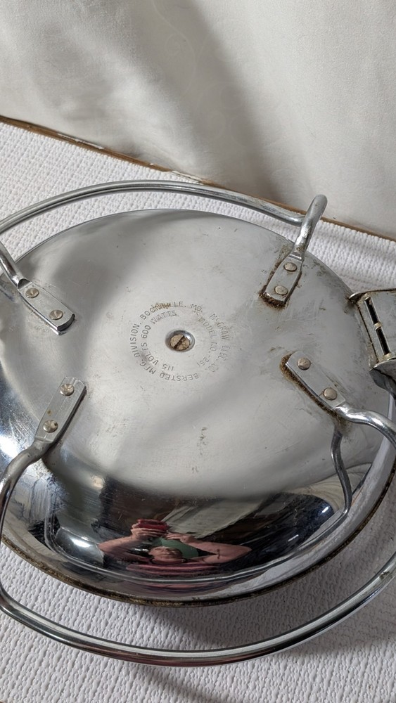 McGraw Elec Co Waffle Iron-mod#261-Great Shape