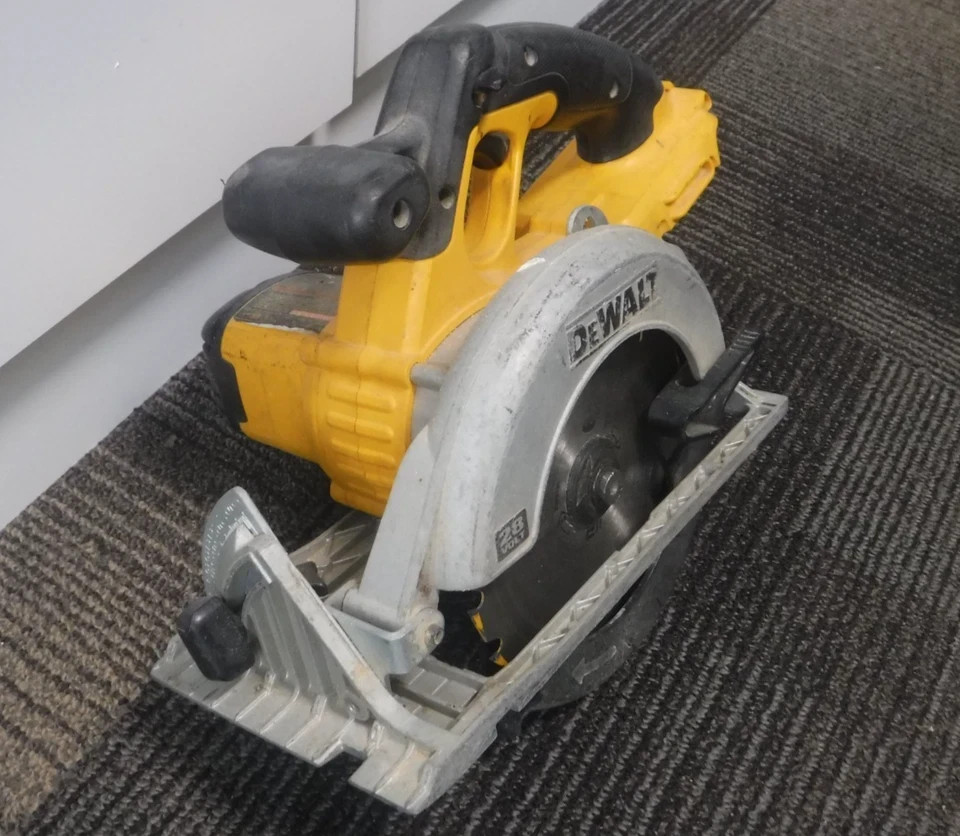 Dewalt 28V 6 1/2” Cordless Circular Saw - DC310 Tool Only
