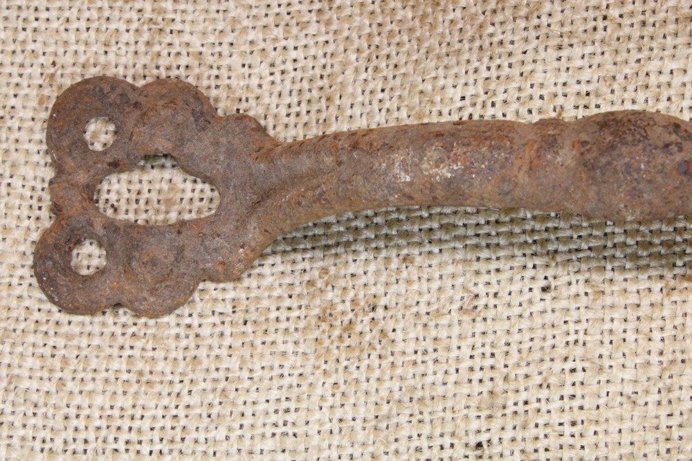 Old Thumb Latch Screen Door 6 1/8” Handle Pull Barn Very rusty Rustic Texture