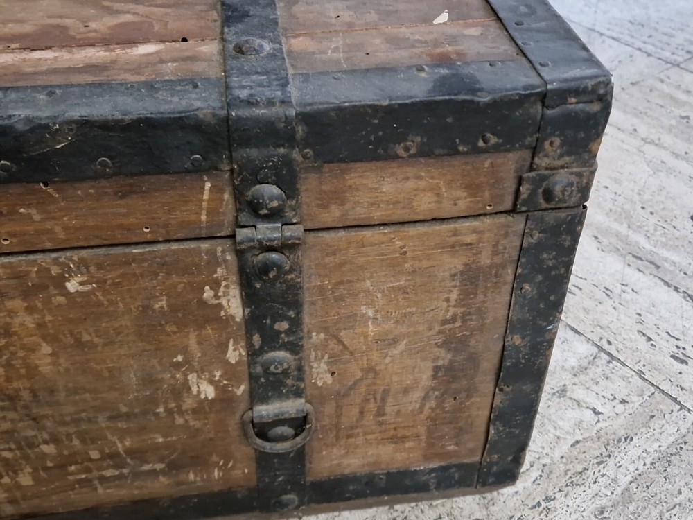 Antique Trunk Wooden 1900 About