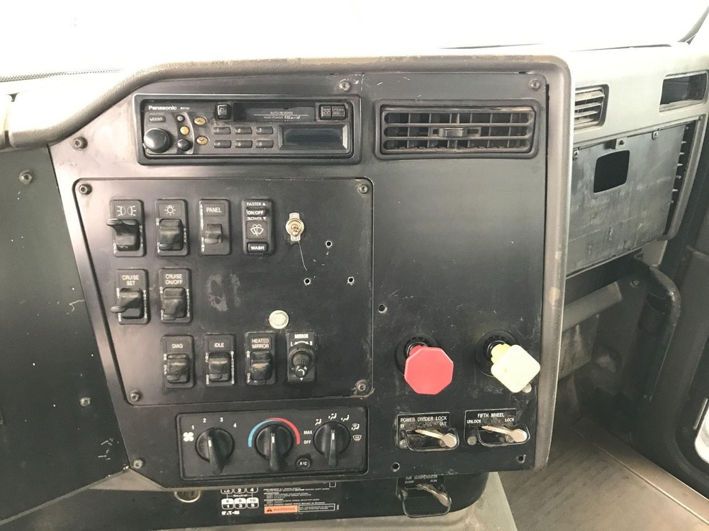 International 9100 SWITCH Dash Panel - Used