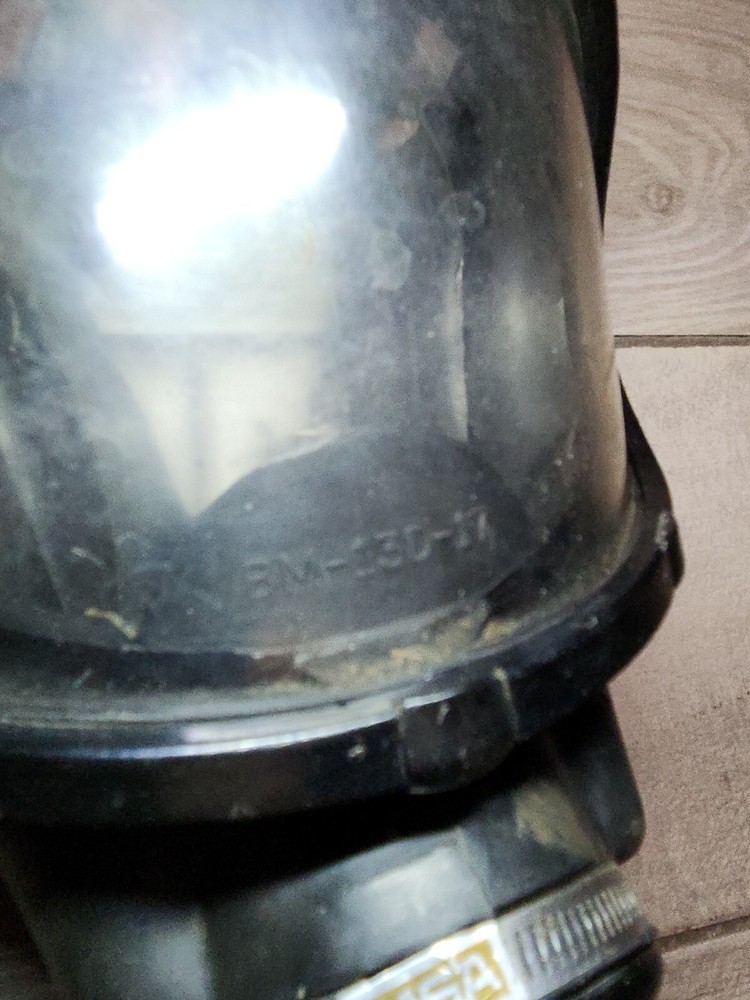msa ultravue gas mask Size M