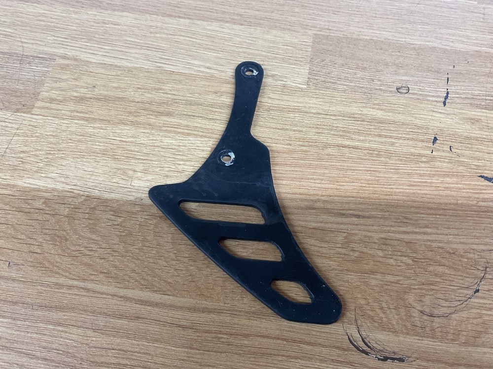 triumph t595 rear chain plate