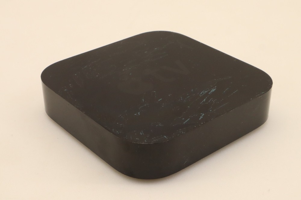Apple TV 3rd Generation A1469 + Remote & Power Cable