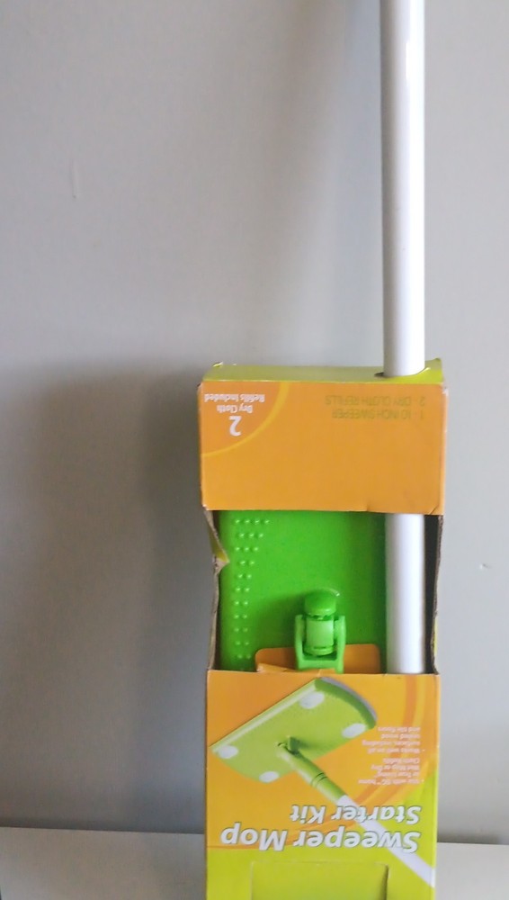 Sweeper Mop Starter Kit Green Disposable Dry Cloths 2 Refills Plastic Handle