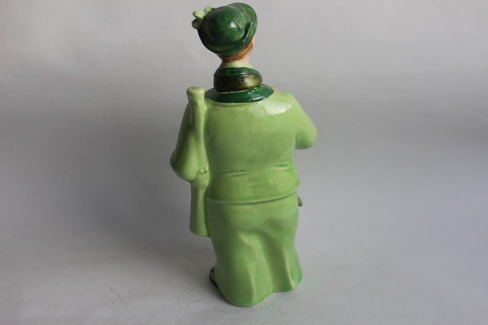 Anthropomorphic porcelain hunter bottle (35518)