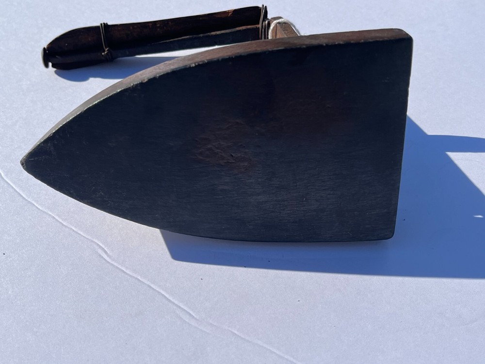 Antique Flat Iron Sad