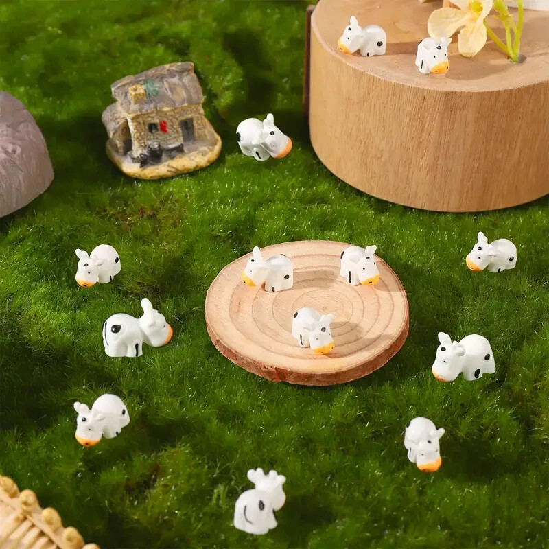 30pcs Resin Miniature Cow Statues