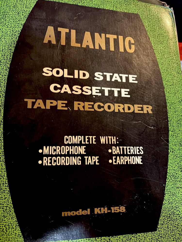 Atlantic Solid State Cassette Tape Recorder model KH-158 + Microphone, UNTESTED