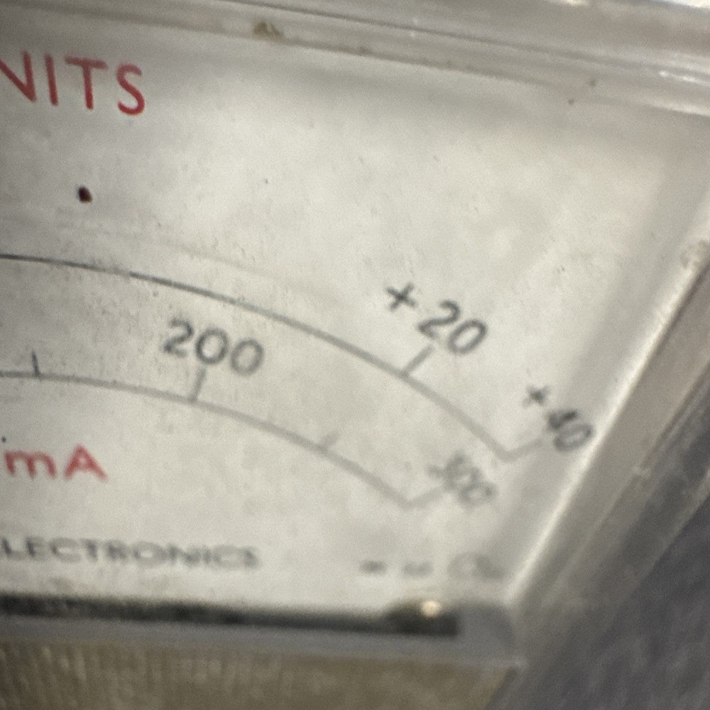 K . W . ELECTRONICS Front mA Meter TRANSCEIVER KW 2000B