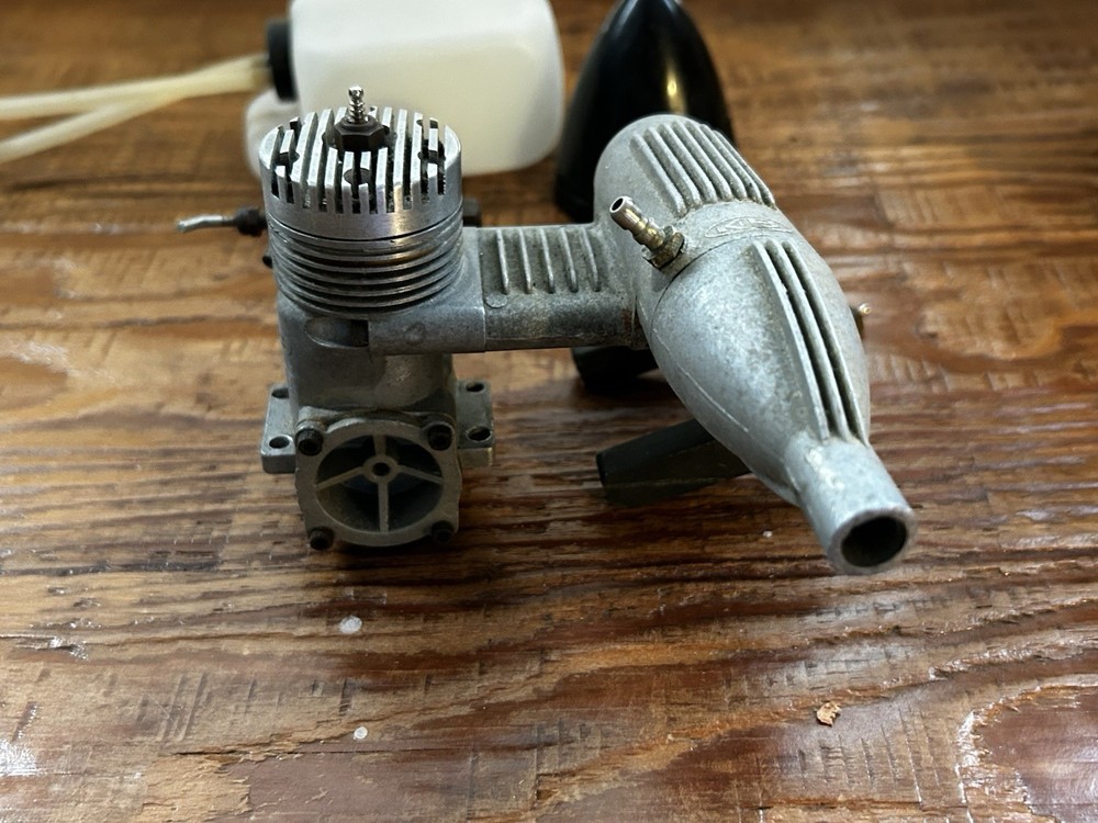 KB 40 Model Engine with Accessories