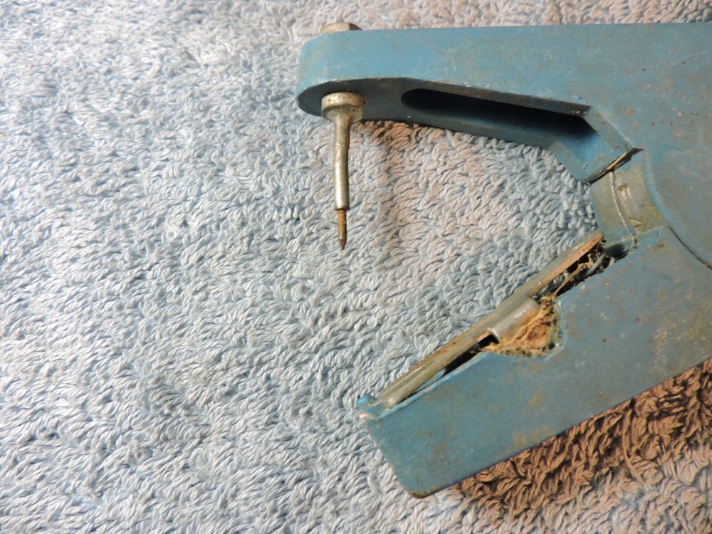 Allflex Retract-O-Matic Ear Tag Applicator Blue