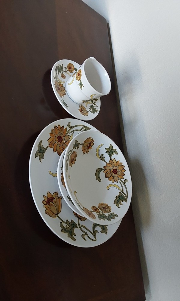 NORITAKE PROGRESSION "ALOHA" 5PC PLACE SETTING DINNERWARE