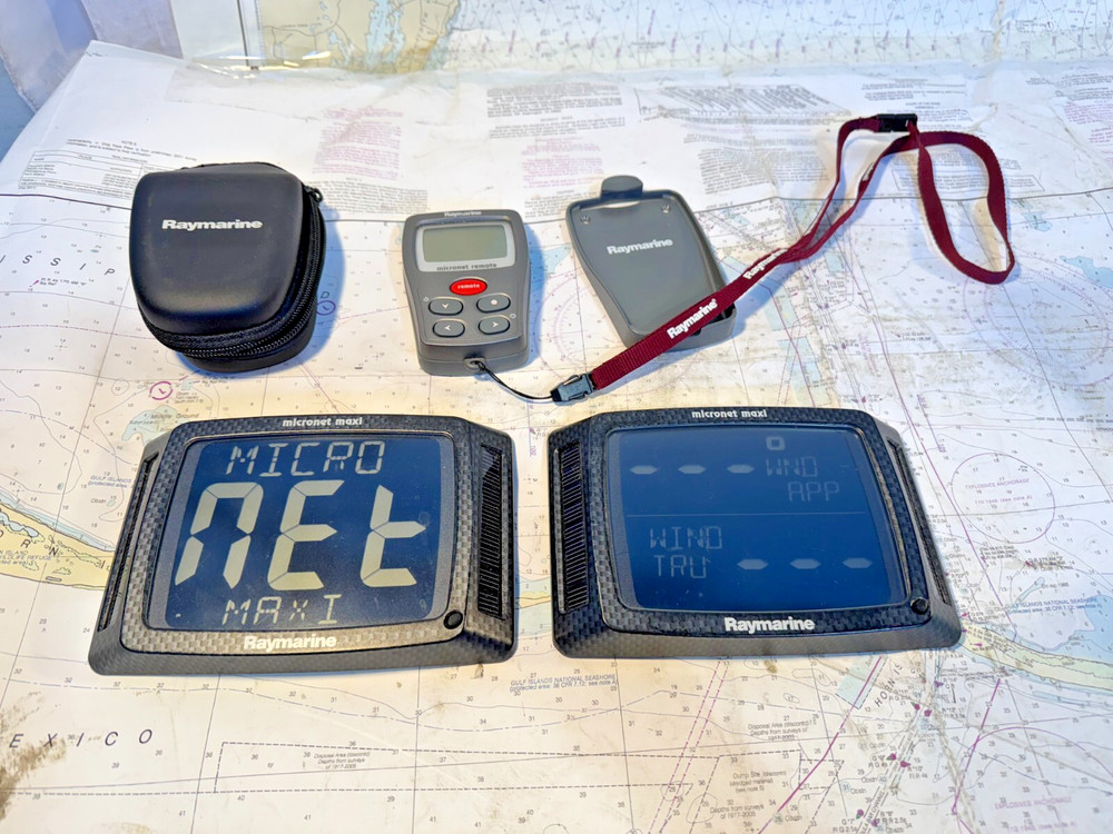 Raymarine Wireless Multi Dual Maxi Display's (+Wind,+Speed,+Depth + Controller)