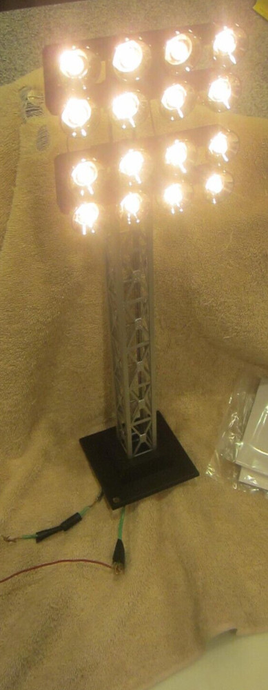 Lionel 6-24103 Double Floodlight Tower Operating